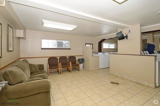 Amber Manor, Dekalb, IL 60115 - photo 7