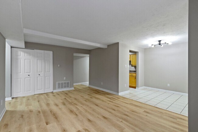 The Pines at SoBro, Indianapolis, IN 46205 - photo 7