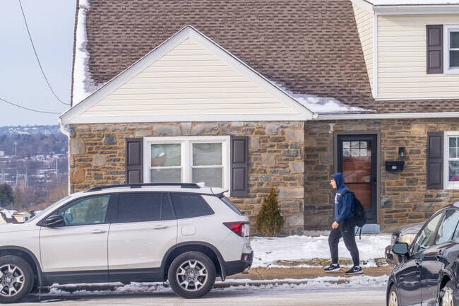 Generous sidewalks make walking home from school in Bridgeport a breeze.