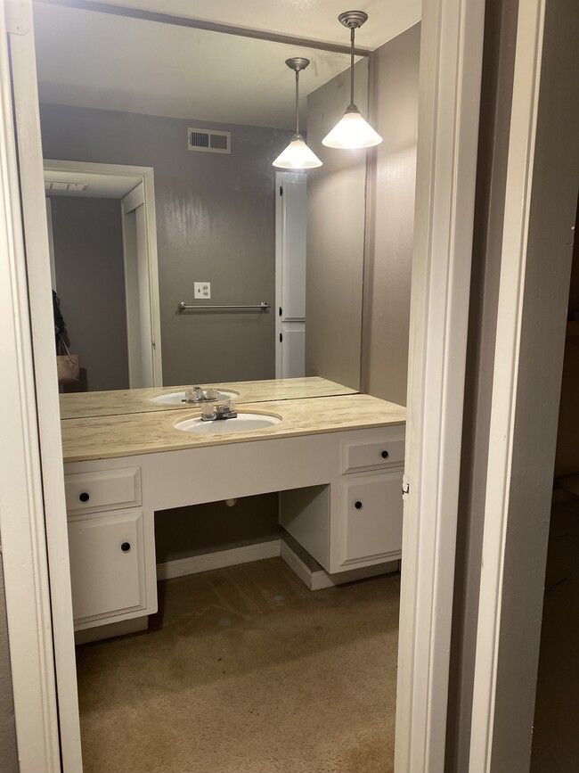 3702 W Benjamin Holt Dr Unit 22, Stockton, CA 95219