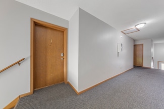 1402 Division St W Unit 1, Faribault, MN 55021