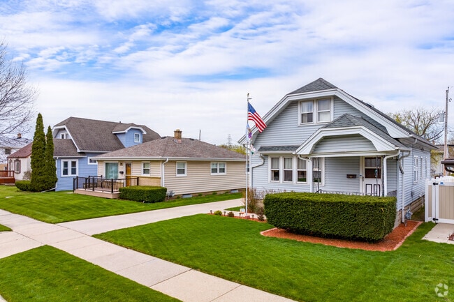 You will find classic bungalow homes in the West View neighborhood.