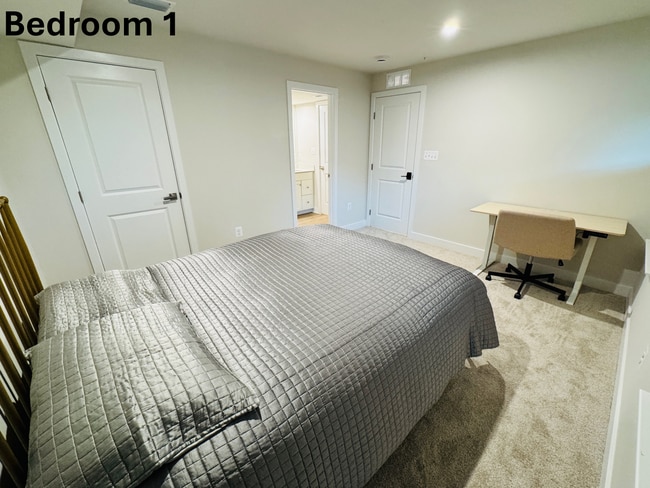 Ground suite with connected bathroom