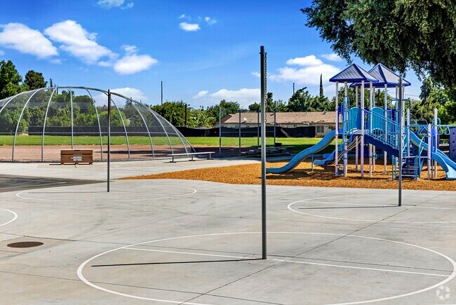 Burbank Elementary School inLa Loma Modesto, Ca sits on several acres.