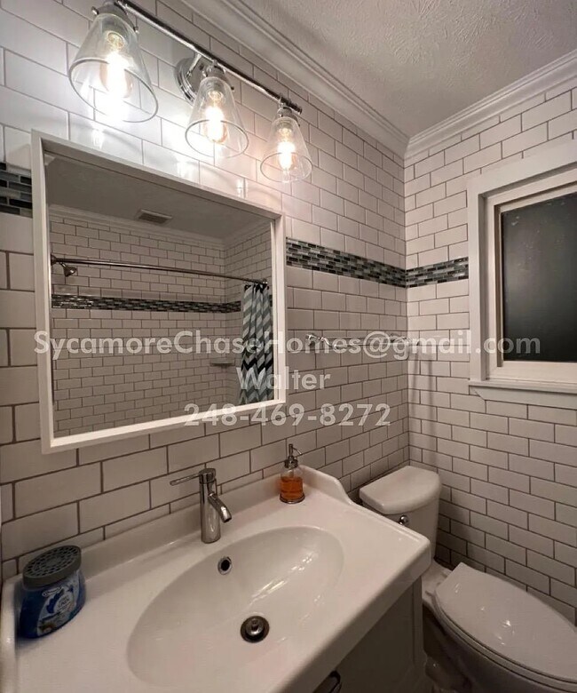 2912 Canarsie Dr, Lansing, MI 48910