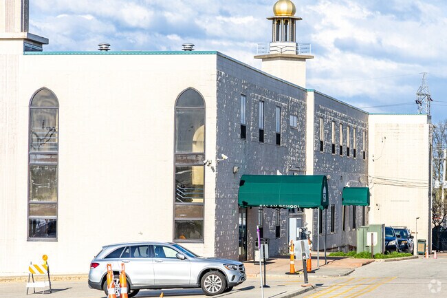 Salam School is a private K-12 college preparatory school located in Milwaukee, Wisconsin
