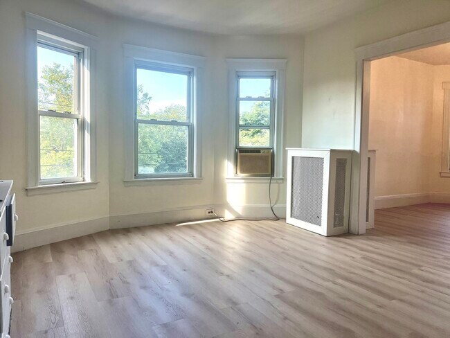 5 Magnus Ave unit 3, Somerville, MA 02143 - photo 4