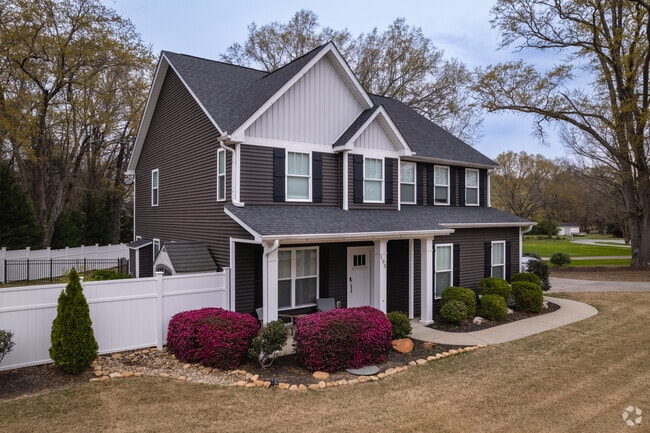 Modern homes in Fountain Inn are readily available.