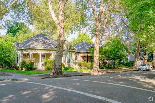 Older colonial style homes are popular in East Streets.
