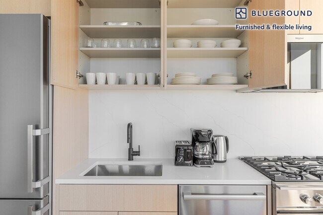 478 Kent Ave unit FL6-ID2138, Williamsburg,south , NY 11249 - photo 7