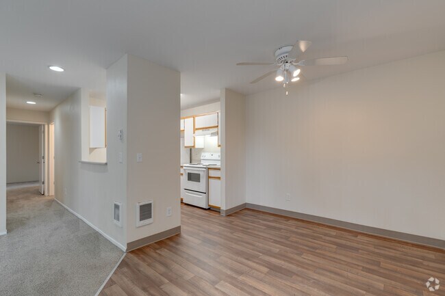 Westbury Apartments – Where Style, Comfort, and Convenience Meet, Beaverton, OR 97078 - photo 6