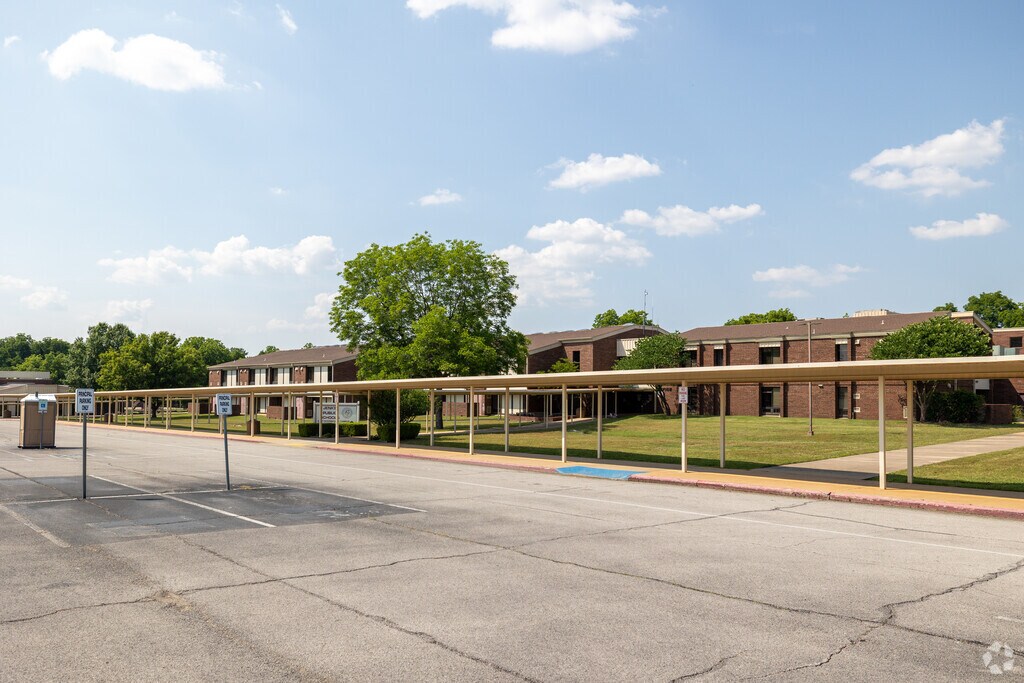 Jenks East Intermediate School is a public middle school in the Brookwood neighborhood of Tulsa.