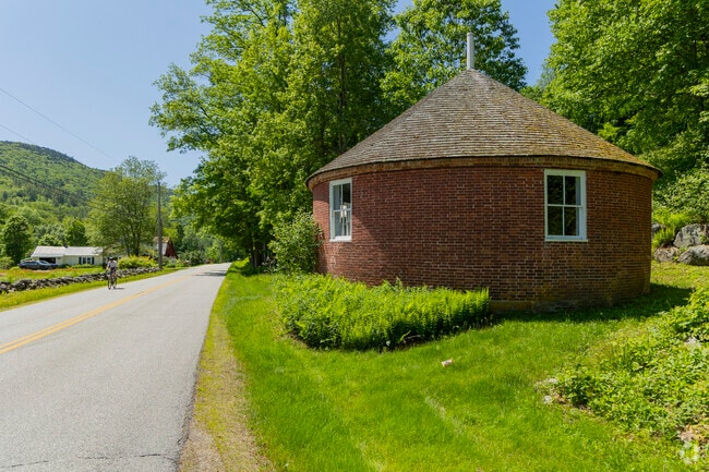 The Round Schoolhouse in Brookline is a historic landmark, reflecting the town's educational roots and architectural uniqueness.