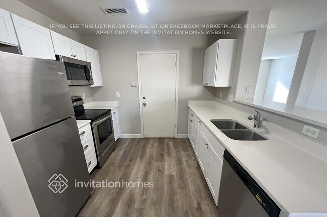 15008 W Calavar Rd, Surprise, AZ 85379 - photo 5