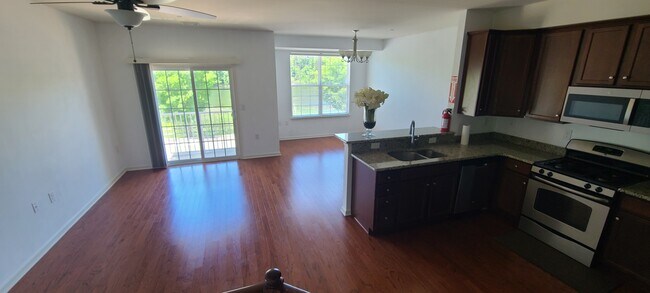 408 Waterview Ct, Hanover, NJ 07927 - photo 2