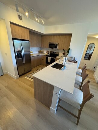 2545 NE 183rd St Unit B2, North Miami Beach, FL 33160