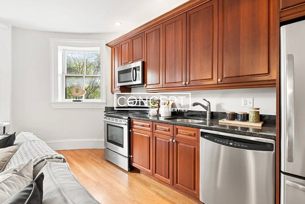 248 Beacon St unit 1B, Boston, MA 02116 - photo 1