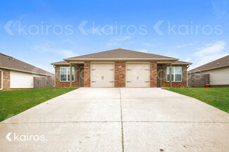 3896 Thomas St, Siloam Springs, AR 72761