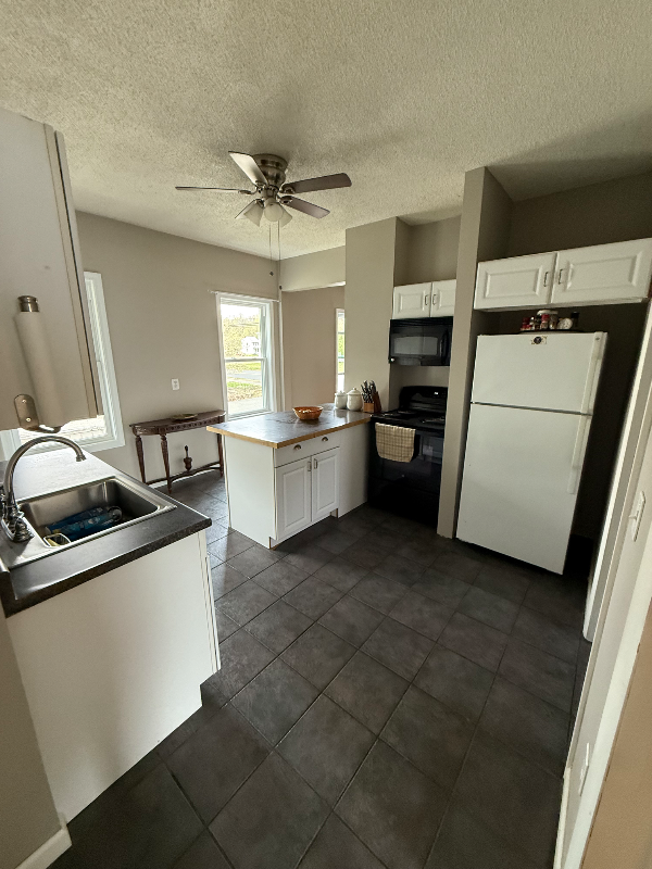32 Prospect St Unit 1, Westfield, MA 01085