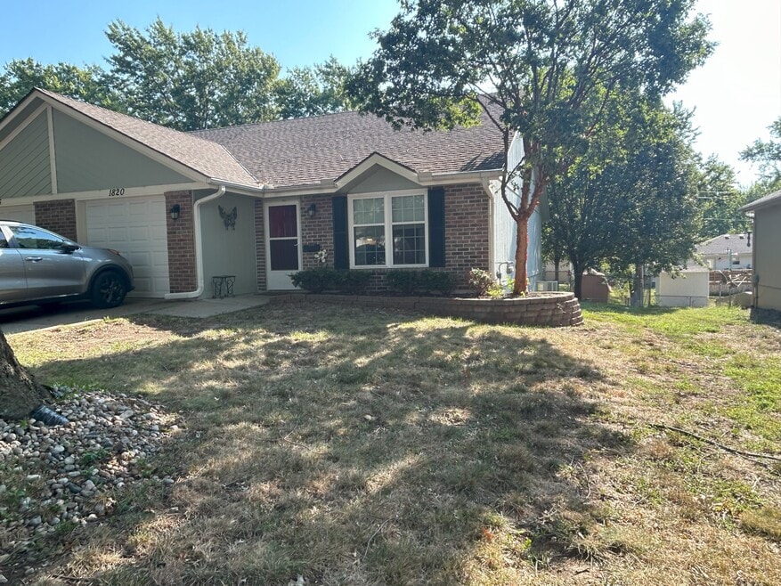 1820 SW 6th St, Blue Springs, MO 64014 - photo 1