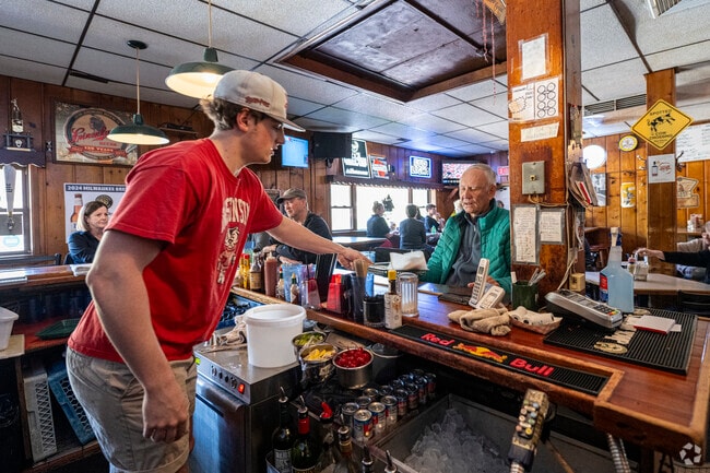 Oakcrest Tavern is iconic for its no frills pub food, good vibes, and friendly atmosphere.