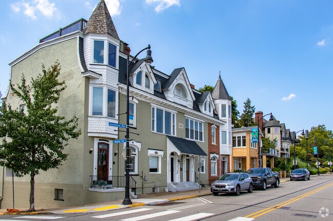Townhomes on Grandview Avenue in Mount Washington have opulent designs.