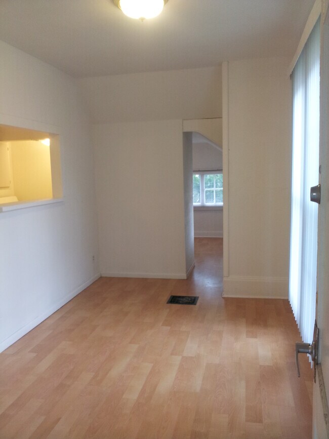 413 W Vine St Unit 4, Kalamazoo, MI 49001