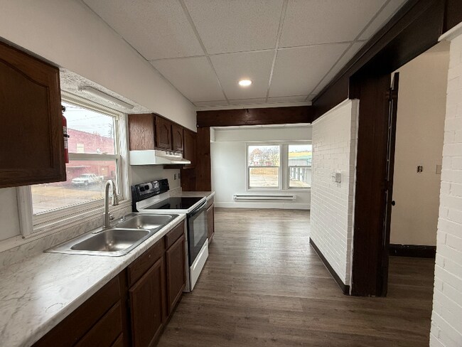 1330 I St unit 1330 I St Apt E, Bedford, IN 47421 - photo 2