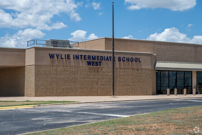 Wylie West Intermediate School stands as a testament to good education near Airport Loop 322 in Abilene.