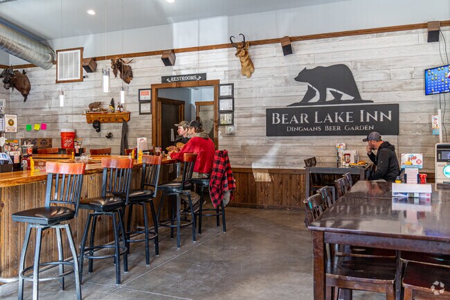 Local restaurant Bear Lake Inn serves wings, burgers and hand-tossed pizzas.