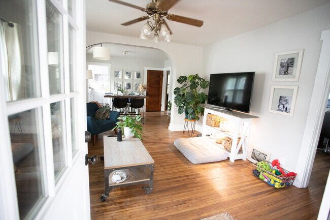 1112 Lincoln Way unit 1, Ames, IA 50010 - photo 4