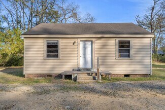 92 Tom Bayne St, West Point, MS 39773