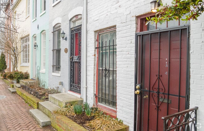 Historic architecture can be found on nearly every corner of the Seton Hill neighborhood.