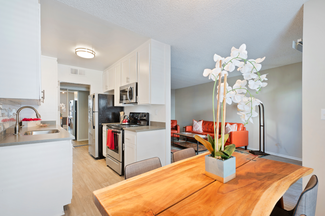 4355 Sepulveda Blvd, Sherman Oaks, CA 91403