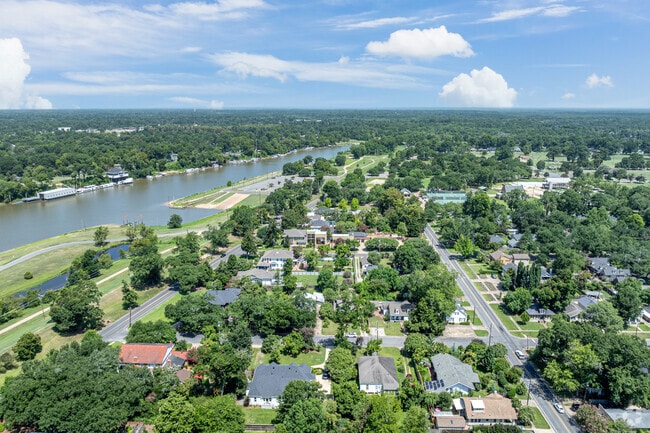 Home prices in the Garden District typically range from 100 thousand to 250 thousand.