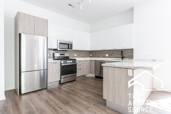 42 E 26th St unit 401, Chicago, IL 60616 - photo 2