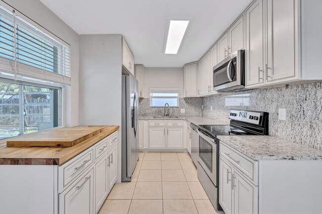 1650 NE 33rd St, Pompano Beach, FL 33064 - photo 4