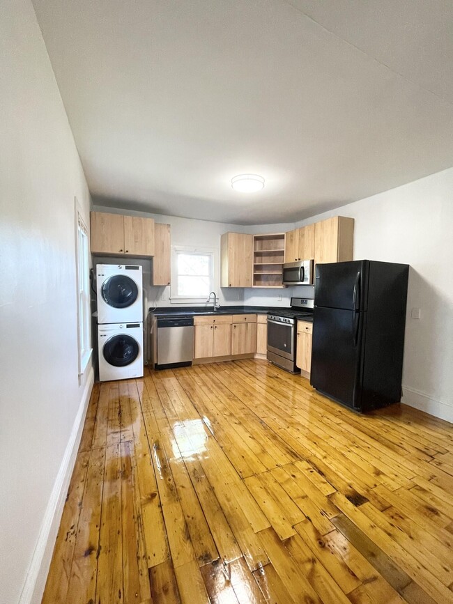 101 Summer St Unit 3, Somerville, MA 02143