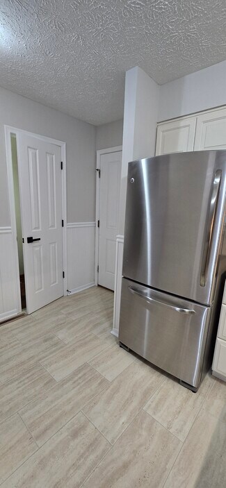 757 Island Ct Unit C, Eaton Rapids, MI 48827