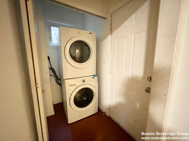 93 Hillside St unit 2, Roxbury Crossing, MA 02120 - photo 7