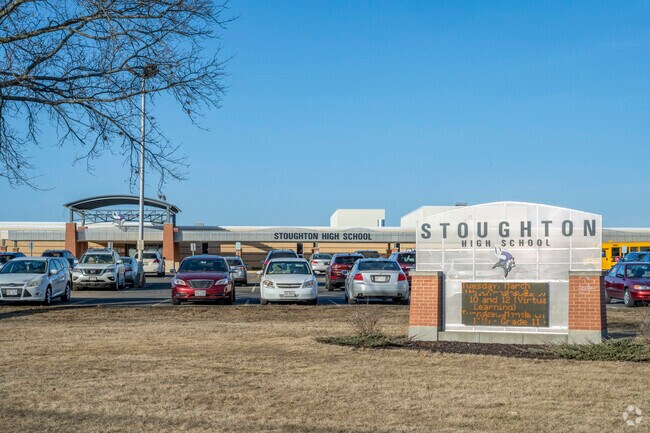 Stoughton High School received a B rating from Niche.com.