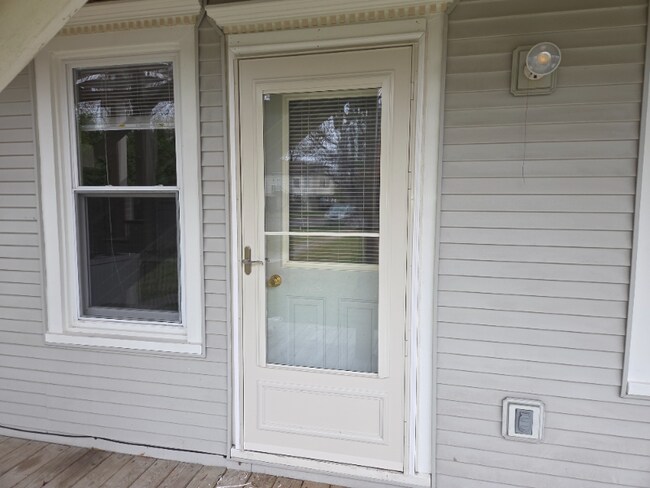 210 E Pine St unit Lower Back, Selinsgrove, PA 17870 - photo 5