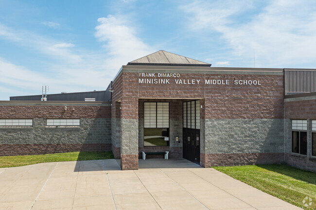 Middletown students in grades 6-8 attend Minisink Valley Middle School.
