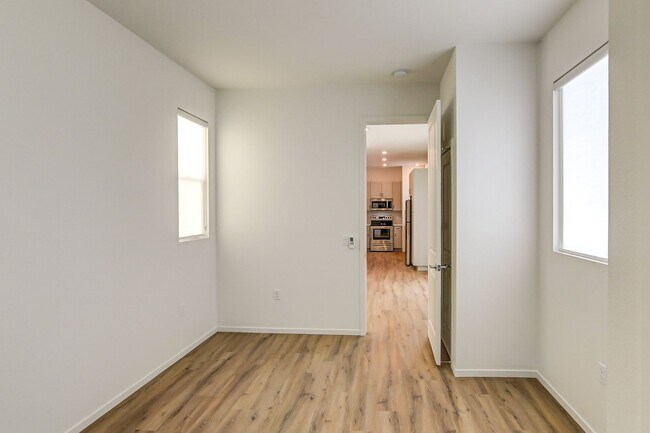 Division & Highland Rowhomes, San Diego, CA 92113 - photo 4
