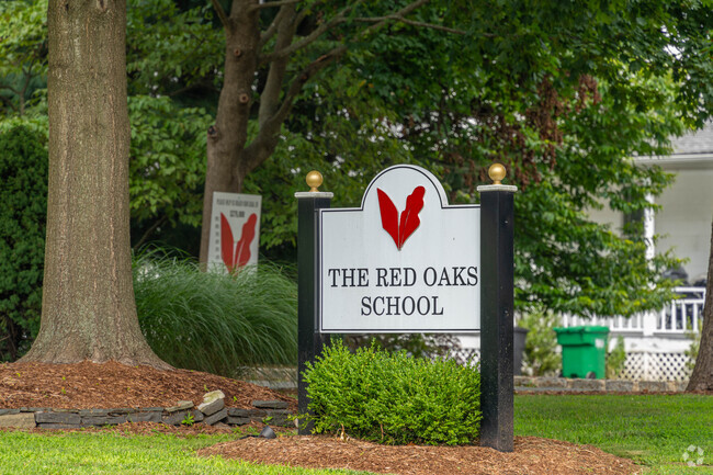 The Red Oaks School is housed in a lovely colonial style building.