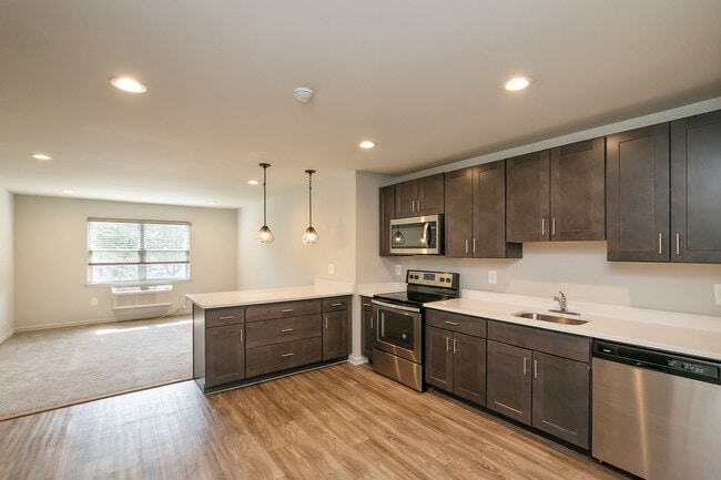 Zen Long Island at Copiague Apartment Homes, Copiague, NY 11726 - photo 6