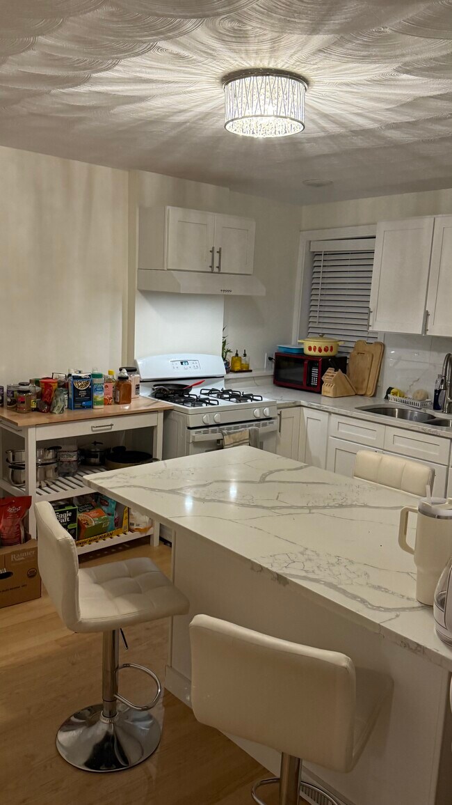 37 Oak St Unit 1 room, Boston, MA 02111