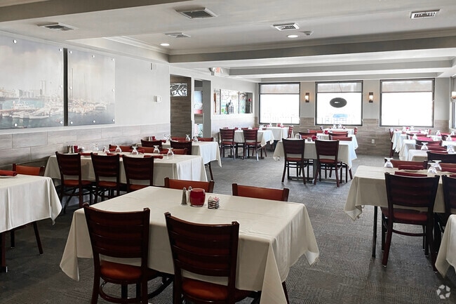 Portas de Cidade in North Westport is one of the few restaurants offering fine dining.