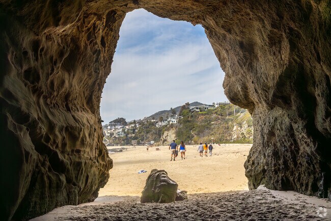 Just down the hill from Coast Royal, Thousand Steps Beach offers a dramatic entrance, sea caves, and tide pools—perfect for adventurous beachgoers.