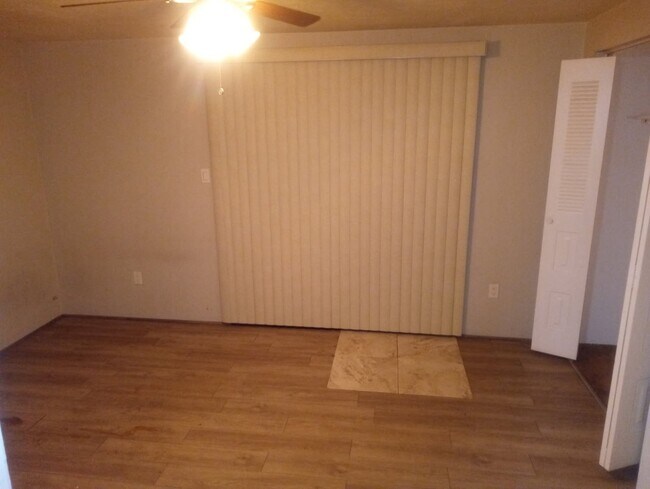 6816 SW 4th Pl, Gainesville, FL 32607 - photo 4